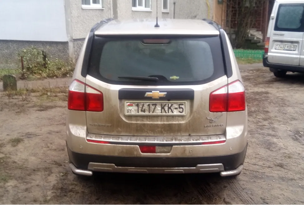 Установленная накладка багажника Chevrolet Orlando