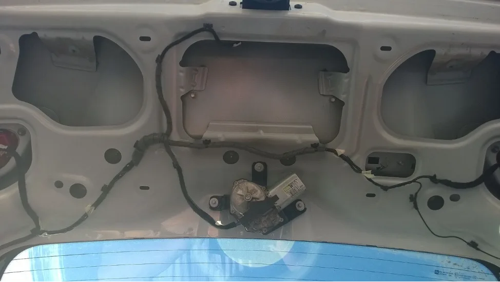 Гайки крепления наружной панели Meriva B