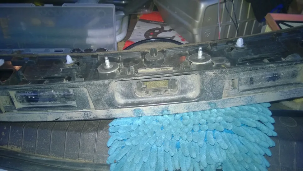 Защелки кнопки багажника Opel Meriva B