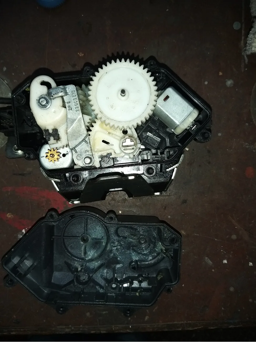 Внутренние шестерни замка багажника Mercedes W164
