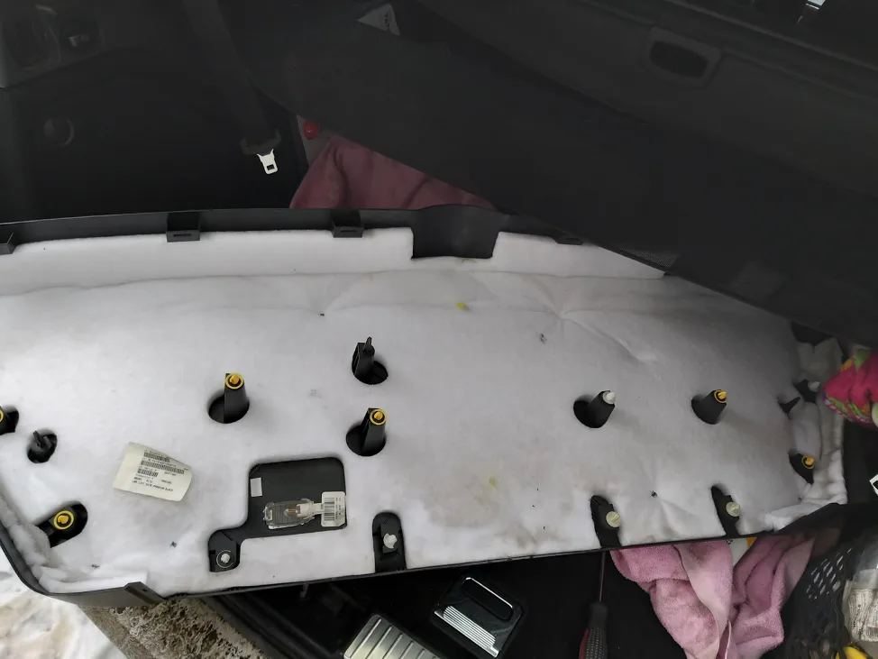 Большая накладка крышки багажника Mercedes W164