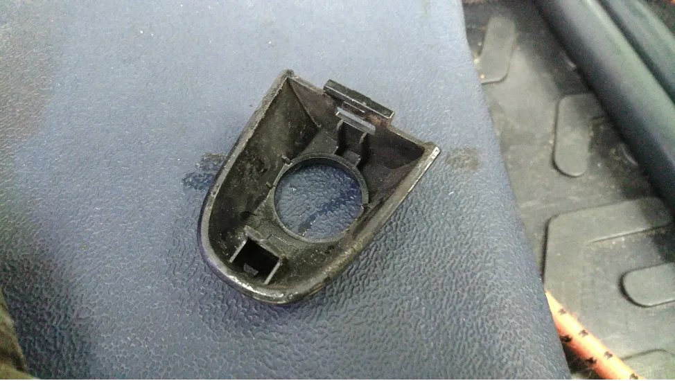 Накладка личинки замка Kia Ceed