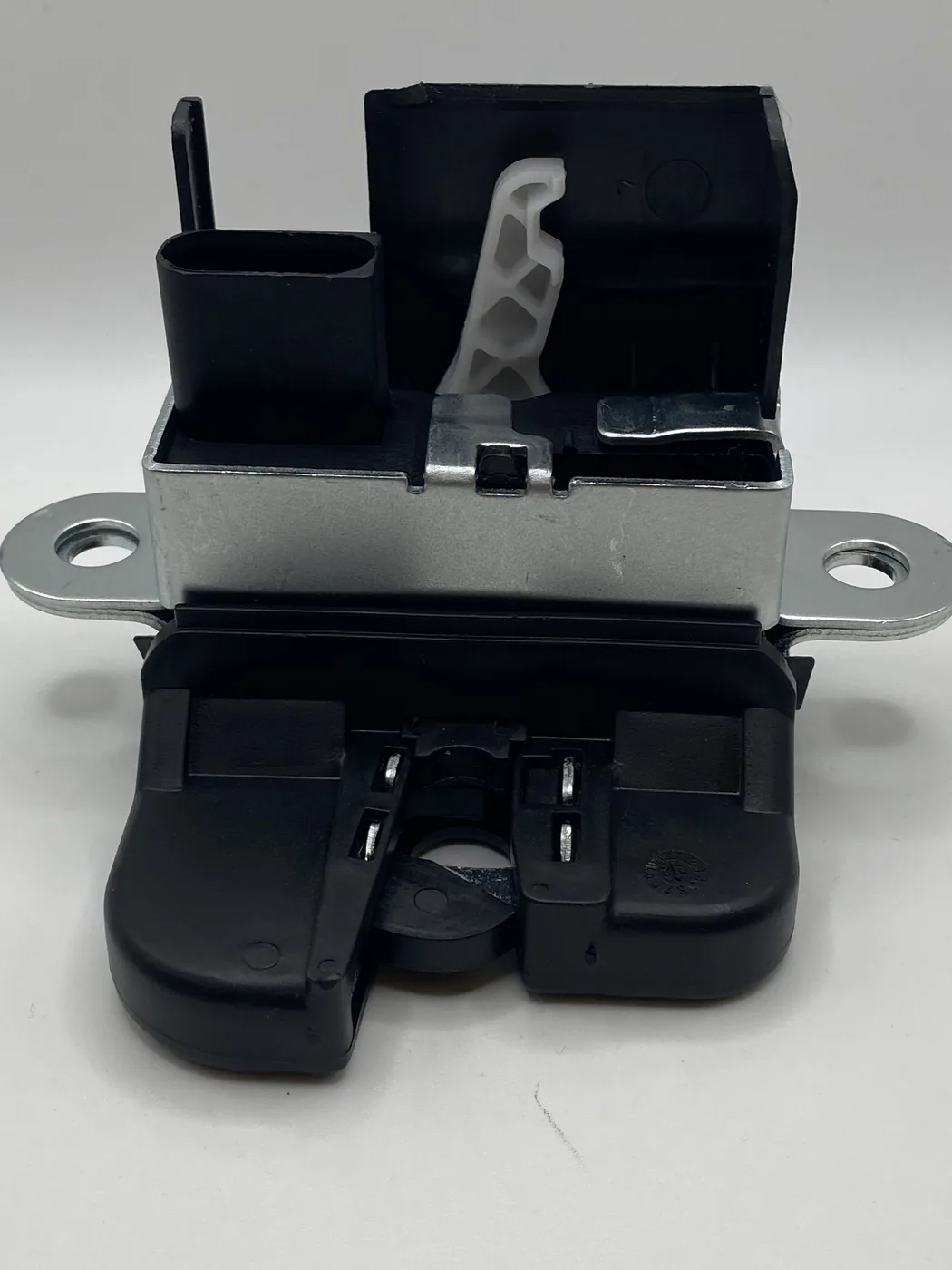 Замок багажника Volkswagen 5M0827505E